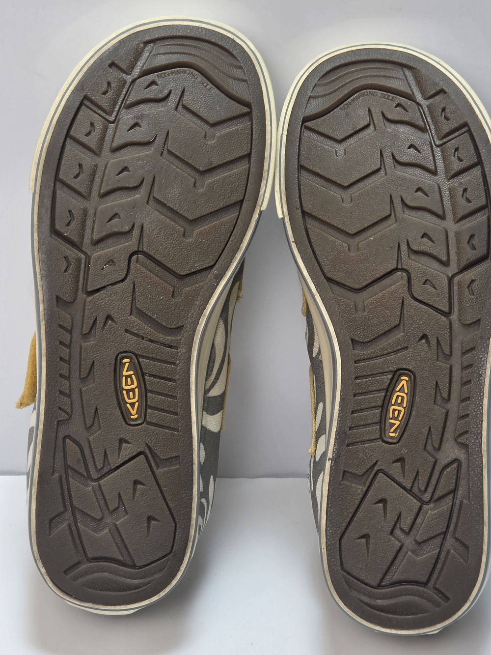 Keen Sula Multi-Print Canvas Sneaker, Great Condition, Size 7 - Picture 5 of 6